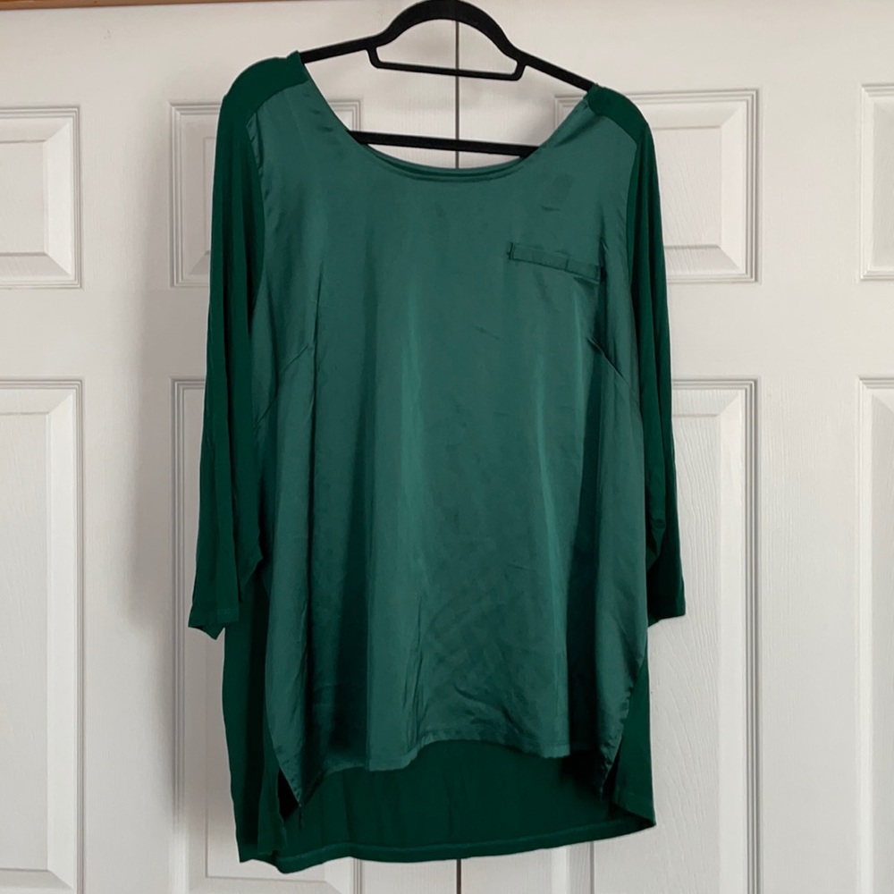 Hunter green long sleeve top